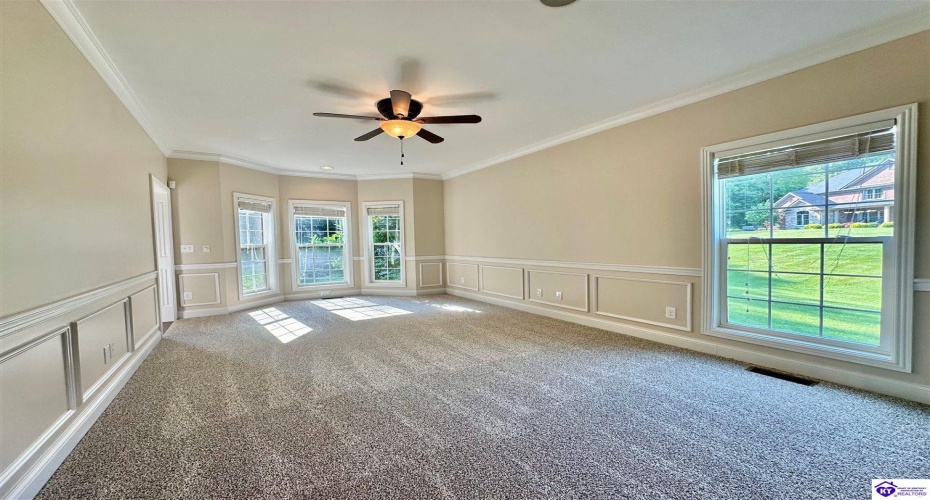 Pebble Beach Court, Vine Grove, Kentucky 40175, ,4 BathroomsBathrooms,For Sale,Pebble Beach Court,HK24000710