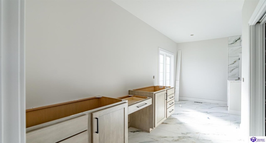 Bonfire Lane, Elizabethtown, Kentucky 42701, ,2 BathroomsBathrooms,For Sale,Bonfire Lane,HK24002273