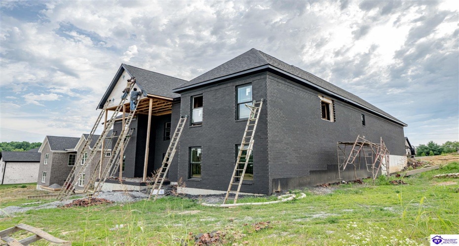 Bonfire Lane, Elizabethtown, Kentucky 42701, ,2 BathroomsBathrooms,For Sale,Bonfire Lane,HK24002275