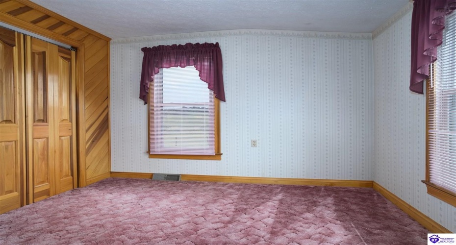 Greensburg Road, Buffalo, Kentucky 42716, ,2 BathroomsBathrooms,For Sale,Greensburg Road,HK24002281