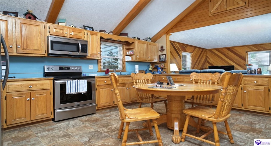 Greensburg Road, Buffalo, Kentucky 42716, ,2 BathroomsBathrooms,For Sale,Greensburg Road,HK24002281