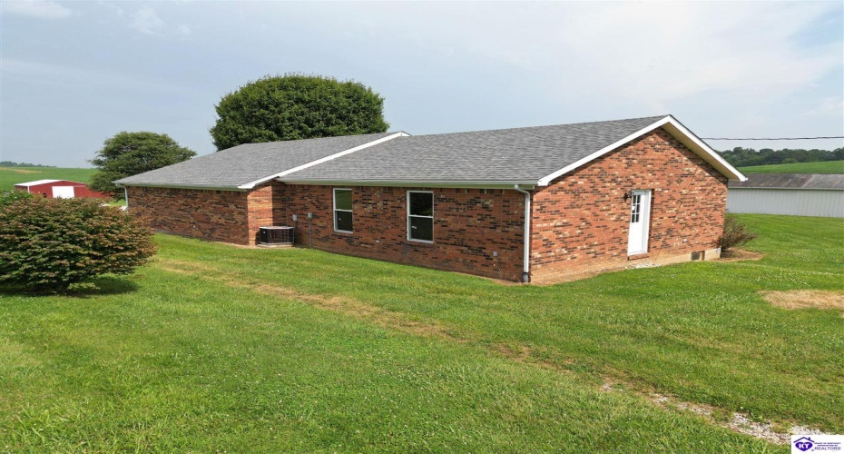 Greensburg Road, Buffalo, Kentucky 42716, ,2 BathroomsBathrooms,For Sale,Greensburg Road,HK24002281