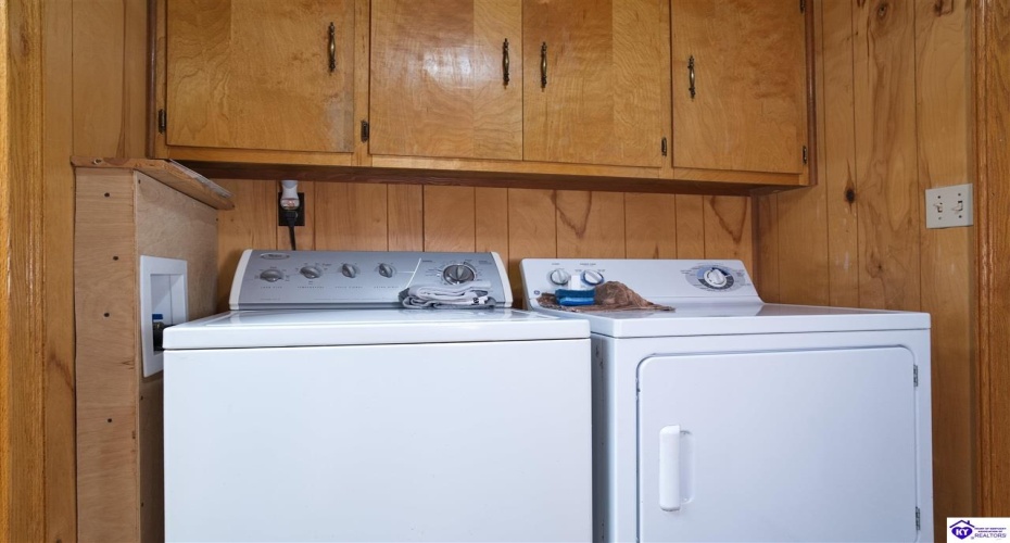 Greensburg Road, Buffalo, Kentucky 42716, ,2 BathroomsBathrooms,For Sale,Greensburg Road,HK24002281