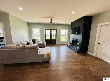 White Rose Road, Campbellsville, Kentucky 42718, ,2 BathroomsBathrooms,For Sale,White Rose Road,HK24002297