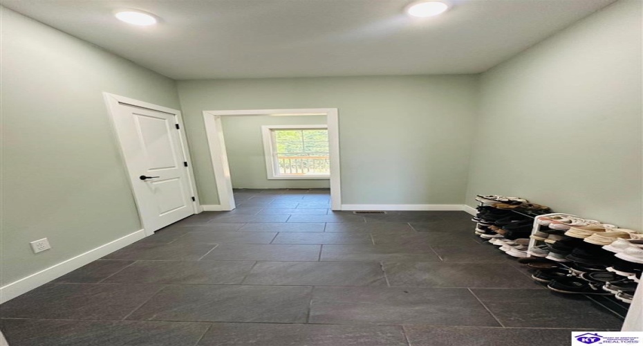 White Rose Road, Campbellsville, Kentucky 42718, ,2 BathroomsBathrooms,For Sale,White Rose Road,HK24002297