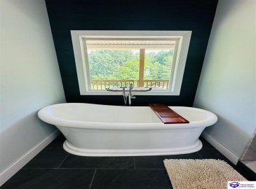 White Rose Road, Campbellsville, Kentucky 42718, ,2 BathroomsBathrooms,For Sale,White Rose Road,HK24002297