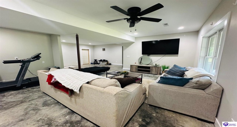 White Rose Road, Campbellsville, Kentucky 42718, ,2 BathroomsBathrooms,For Sale,White Rose Road,HK24002297