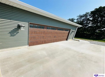 White Rose Road, Campbellsville, Kentucky 42718, ,2 BathroomsBathrooms,For Sale,White Rose Road,HK24002297