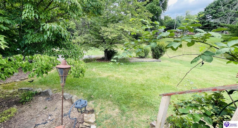 Beechwood Drive, Campbellsville, Kentucky 42718, ,3 BathroomsBathrooms,For Sale,Beechwood Drive,HK24002301