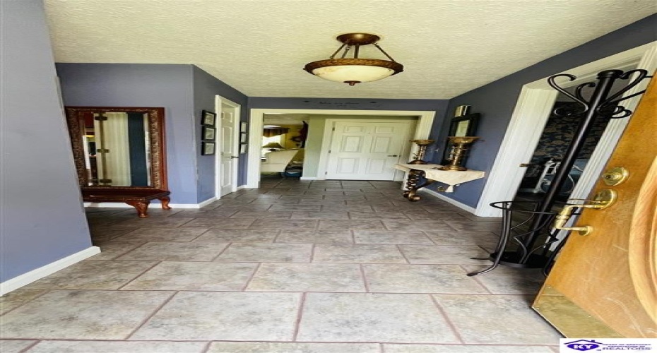 Beechwood Drive, Campbellsville, Kentucky 42718, ,3 BathroomsBathrooms,For Sale,Beechwood Drive,HK24002301