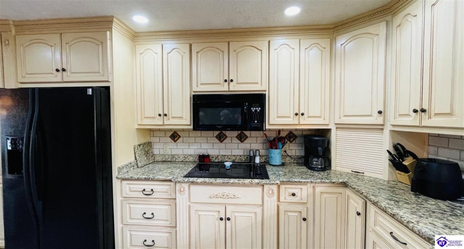 Beechwood Drive, Campbellsville, Kentucky 42718, ,3 BathroomsBathrooms,For Sale,Beechwood Drive,HK24002301