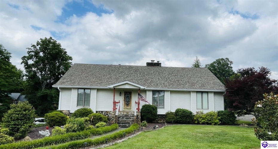 Beechwood Drive, Campbellsville, Kentucky 42718, ,3 BathroomsBathrooms,For Sale,Beechwood Drive,HK24002301