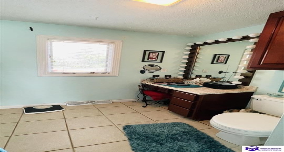 Beechwood Drive, Campbellsville, Kentucky 42718, ,3 BathroomsBathrooms,For Sale,Beechwood Drive,HK24002301