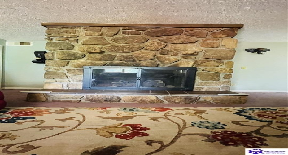 Beechwood Drive, Campbellsville, Kentucky 42718, ,3 BathroomsBathrooms,For Sale,Beechwood Drive,HK24002301