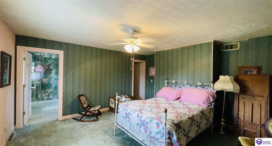 Beechwood Drive, Campbellsville, Kentucky 42718, ,3 BathroomsBathrooms,For Sale,Beechwood Drive,HK24002301