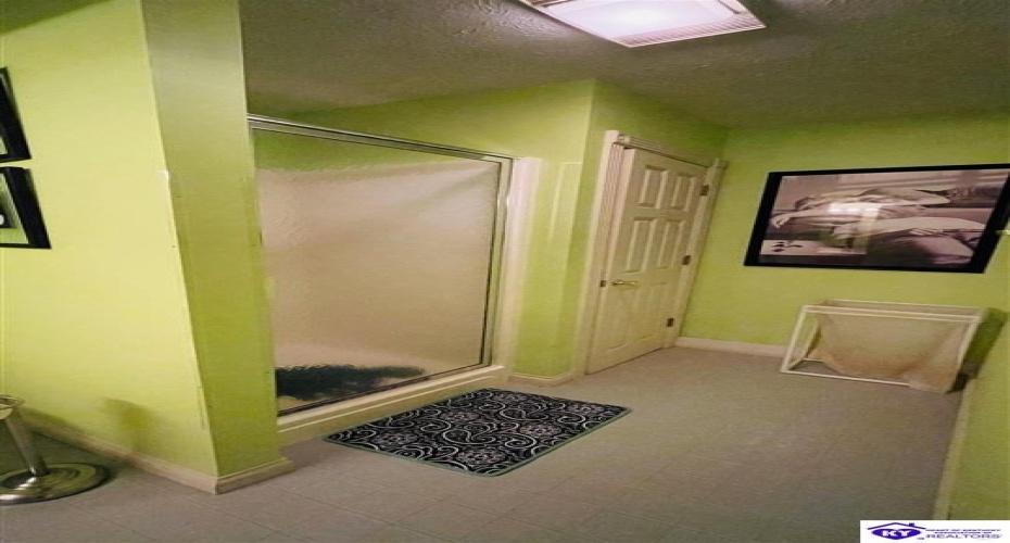 Beechwood Drive, Campbellsville, Kentucky 42718, ,3 BathroomsBathrooms,For Sale,Beechwood Drive,HK24002301