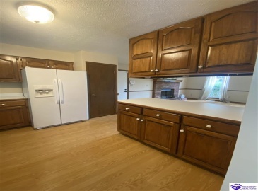 Landis Court, Radcliff, Kentucky 40160, ,3 BathroomsBathrooms,For Sale,Landis Court,HK24002310