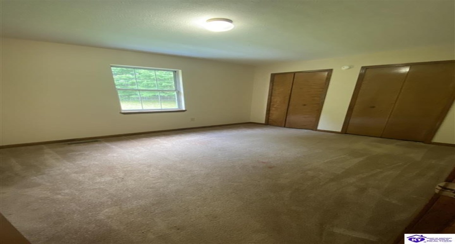 Landis Court, Radcliff, Kentucky 40160, ,3 BathroomsBathrooms,For Sale,Landis Court,HK24002310