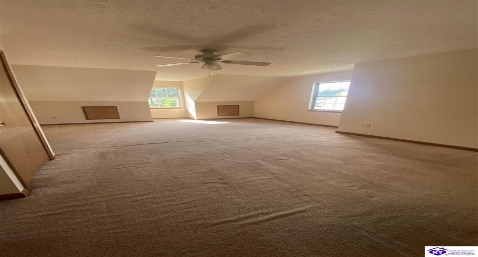 Landis Court, Radcliff, Kentucky 40160, ,3 BathroomsBathrooms,For Sale,Landis Court,HK24002310