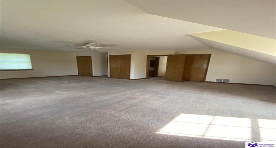 Landis Court, Radcliff, Kentucky 40160, ,3 BathroomsBathrooms,For Sale,Landis Court,HK24002310