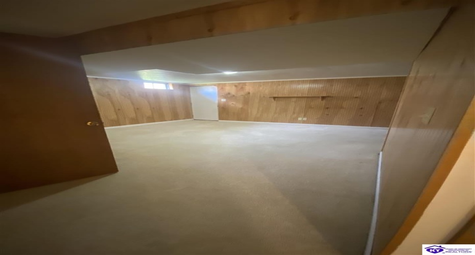 Landis Court, Radcliff, Kentucky 40160, ,3 BathroomsBathrooms,For Sale,Landis Court,HK24002310