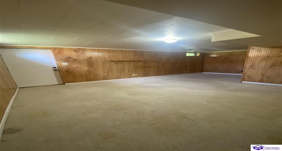 Landis Court, Radcliff, Kentucky 40160, ,3 BathroomsBathrooms,For Sale,Landis Court,HK24002310