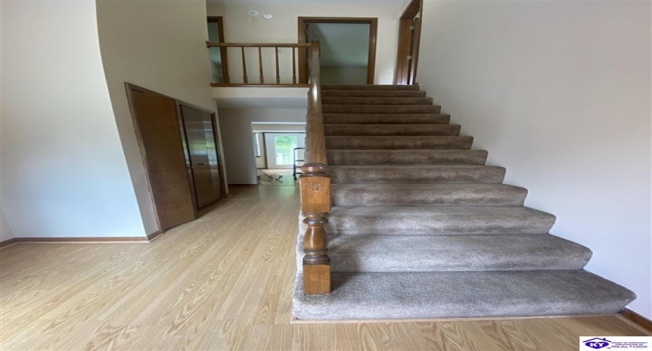 Landis Court, Radcliff, Kentucky 40160, ,3 BathroomsBathrooms,For Sale,Landis Court,HK24002310