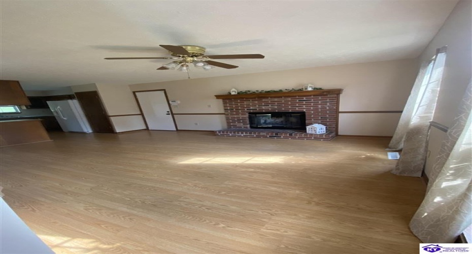 Landis Court, Radcliff, Kentucky 40160, ,3 BathroomsBathrooms,For Sale,Landis Court,HK24002310