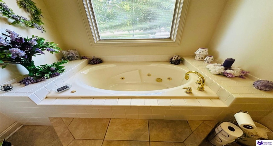 Tammie Trail, Campbellsville, Kentucky 42718, ,2 BathroomsBathrooms,For Sale,Tammie Trail,HK24002321