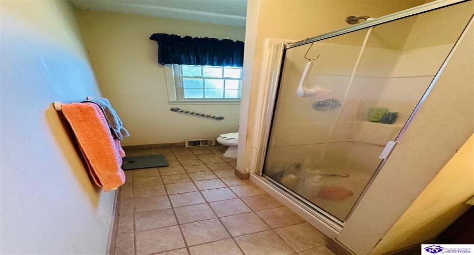 Tammie Trail, Campbellsville, Kentucky 42718, ,2 BathroomsBathrooms,For Sale,Tammie Trail,HK24002321