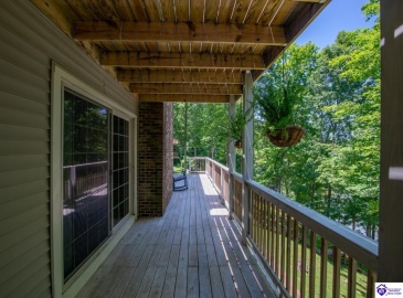 Ivy Court, Brandenburg, Kentucky 40108, ,4 BathroomsBathrooms,For Sale,Ivy Court,HK24002352