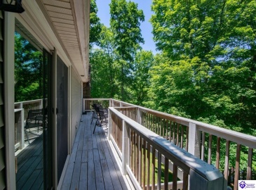 Ivy Court, Brandenburg, Kentucky 40108, ,4 BathroomsBathrooms,For Sale,Ivy Court,HK24002352