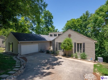 Ivy Court, Brandenburg, Kentucky 40108, ,4 BathroomsBathrooms,For Sale,Ivy Court,HK24002352