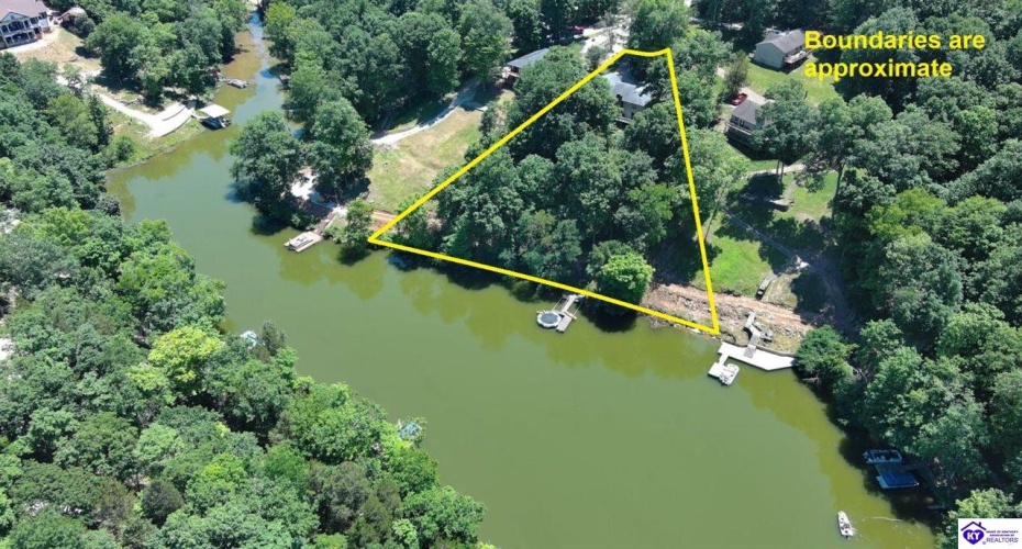 Ivy Court, Brandenburg, Kentucky 40108, ,4 BathroomsBathrooms,For Sale,Ivy Court,HK24002352