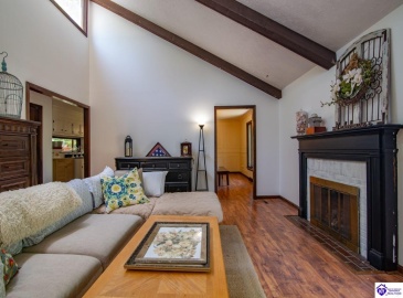 Ivy Court, Brandenburg, Kentucky 40108, ,4 BathroomsBathrooms,For Sale,Ivy Court,HK24002352