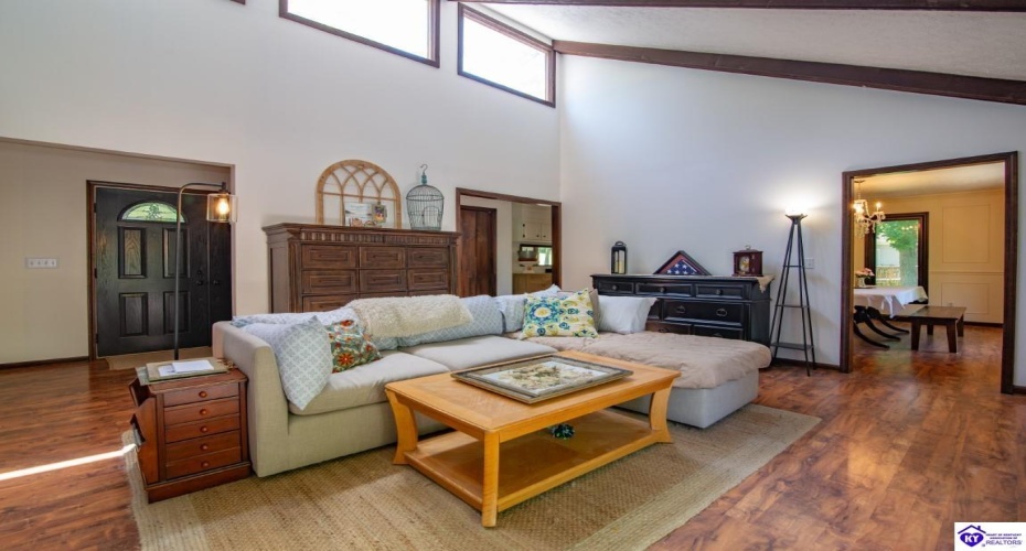 Ivy Court, Brandenburg, Kentucky 40108, ,4 BathroomsBathrooms,For Sale,Ivy Court,HK24002352