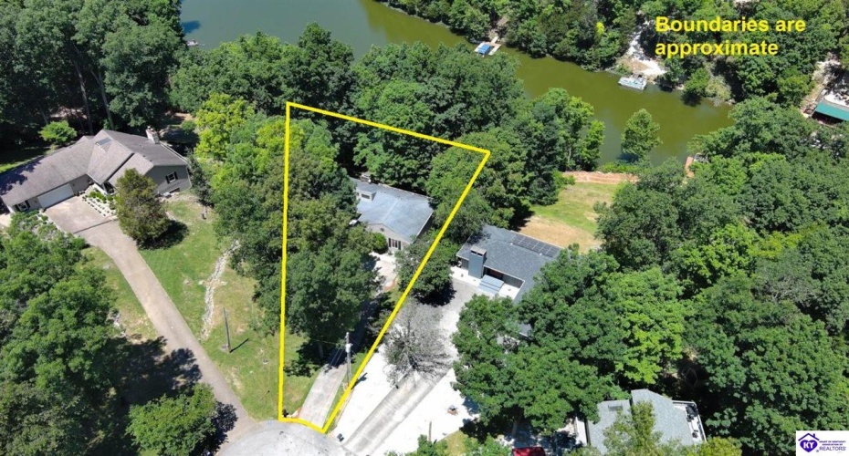 Ivy Court, Brandenburg, Kentucky 40108, ,4 BathroomsBathrooms,For Sale,Ivy Court,HK24002352