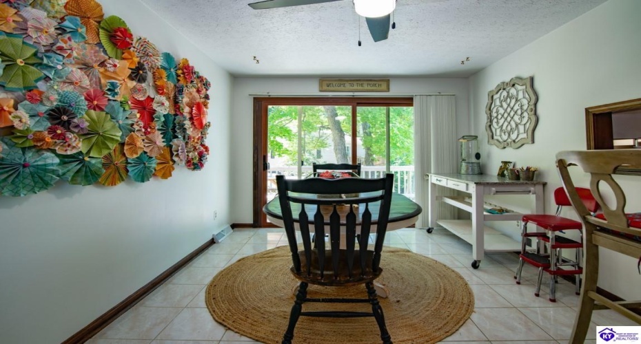 Ivy Court, Brandenburg, Kentucky 40108, ,4 BathroomsBathrooms,For Sale,Ivy Court,HK24002352