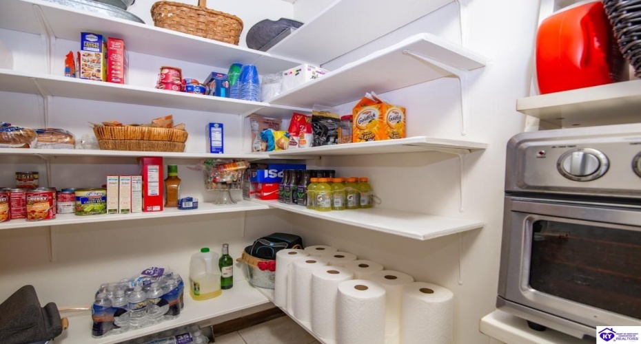 Ivy Court, Brandenburg, Kentucky 40108, ,4 BathroomsBathrooms,For Sale,Ivy Court,HK24002352