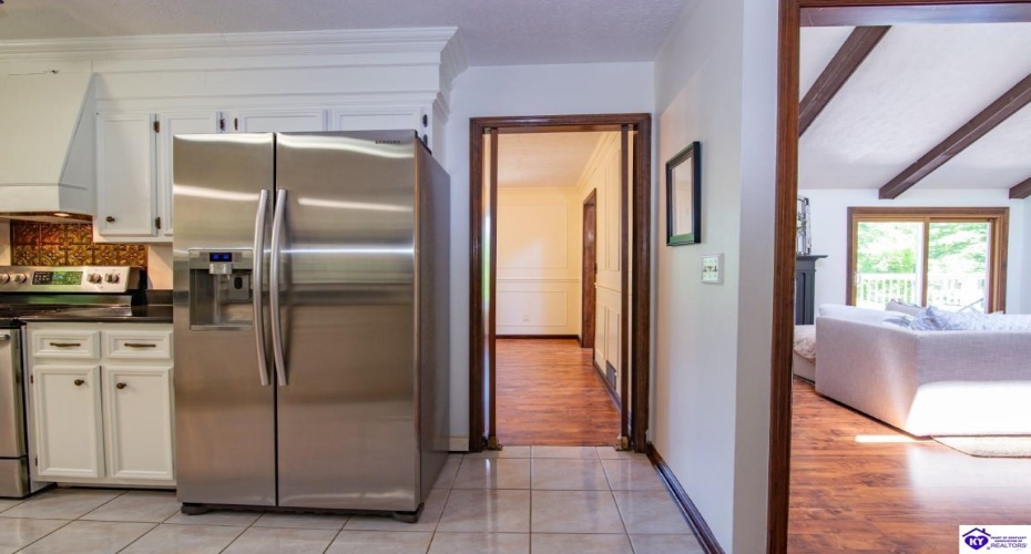 Ivy Court, Brandenburg, Kentucky 40108, ,4 BathroomsBathrooms,For Sale,Ivy Court,HK24002352