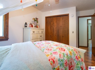 Ivy Court, Brandenburg, Kentucky 40108, ,4 BathroomsBathrooms,For Sale,Ivy Court,HK24002352