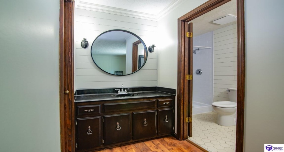 Ivy Court, Brandenburg, Kentucky 40108, ,4 BathroomsBathrooms,For Sale,Ivy Court,HK24002352