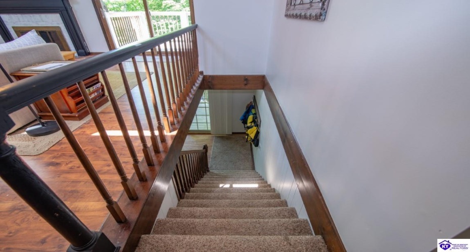 Ivy Court, Brandenburg, Kentucky 40108, ,4 BathroomsBathrooms,For Sale,Ivy Court,HK24002352