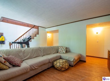 Ivy Court, Brandenburg, Kentucky 40108, ,4 BathroomsBathrooms,For Sale,Ivy Court,HK24002352