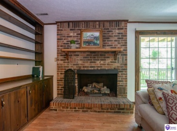 Ivy Court, Brandenburg, Kentucky 40108, ,4 BathroomsBathrooms,For Sale,Ivy Court,HK24002352