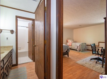 Ivy Court, Brandenburg, Kentucky 40108, ,4 BathroomsBathrooms,For Sale,Ivy Court,HK24002352