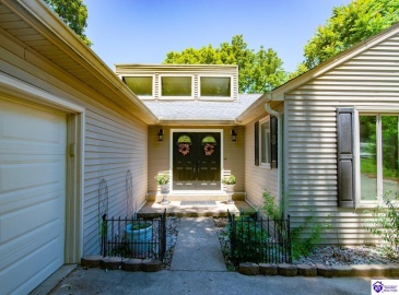 Ivy Court, Brandenburg, Kentucky 40108, ,4 BathroomsBathrooms,For Sale,Ivy Court,HK24002352