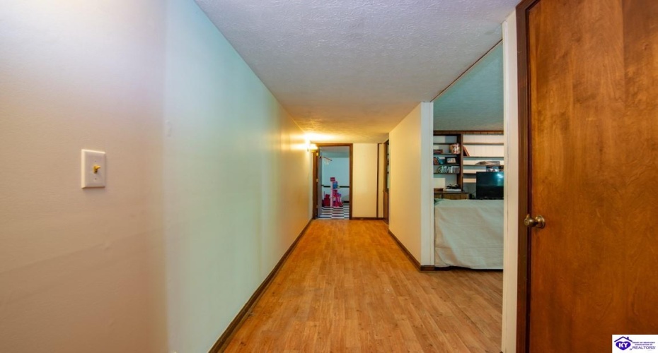 Ivy Court, Brandenburg, Kentucky 40108, ,4 BathroomsBathrooms,For Sale,Ivy Court,HK24002352