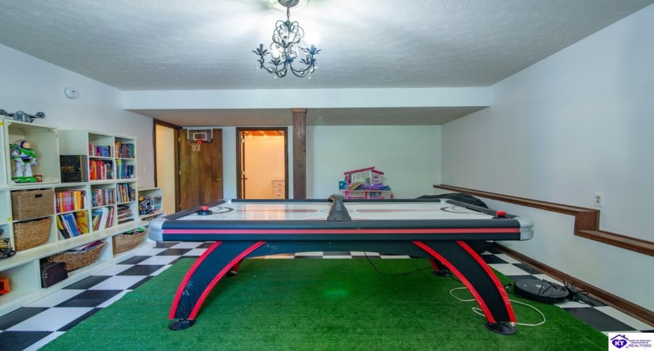 Ivy Court, Brandenburg, Kentucky 40108, ,4 BathroomsBathrooms,For Sale,Ivy Court,HK24002352