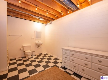 Ivy Court, Brandenburg, Kentucky 40108, ,4 BathroomsBathrooms,For Sale,Ivy Court,HK24002352